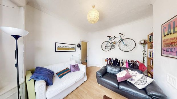 4 bedroom terraced house to rent - Photo 1