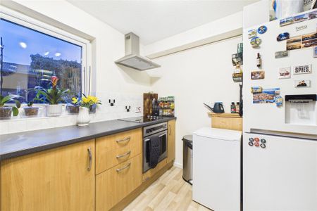 1 bedroom Maisonette in Maiden Place, Reading - Photo 4