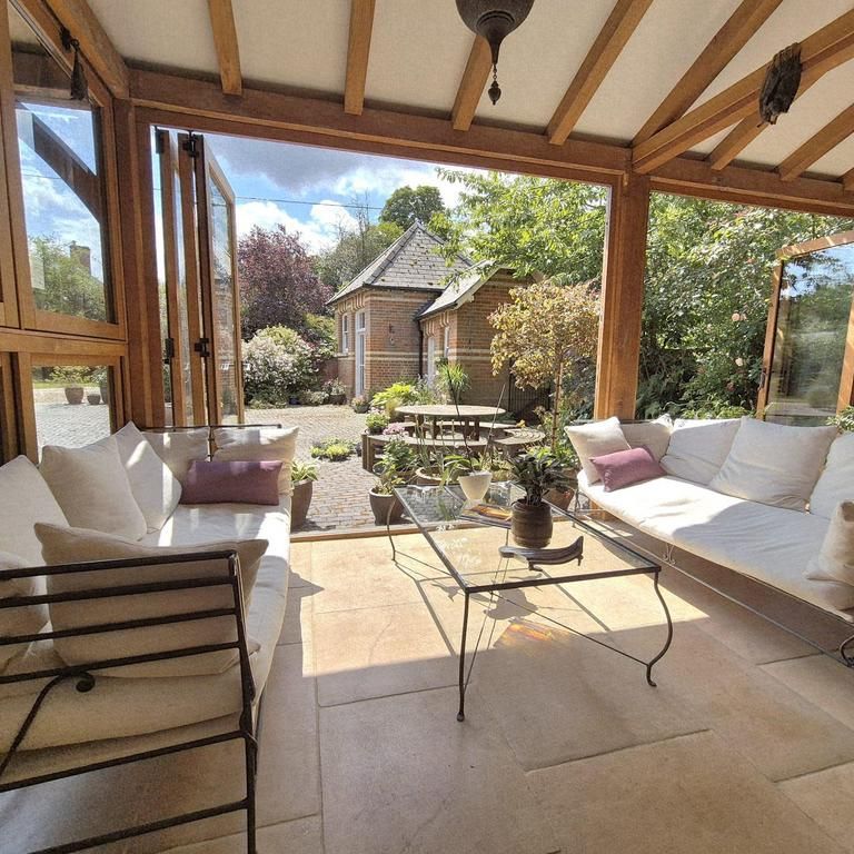 4 bedroom detached house to rent - Photo 1