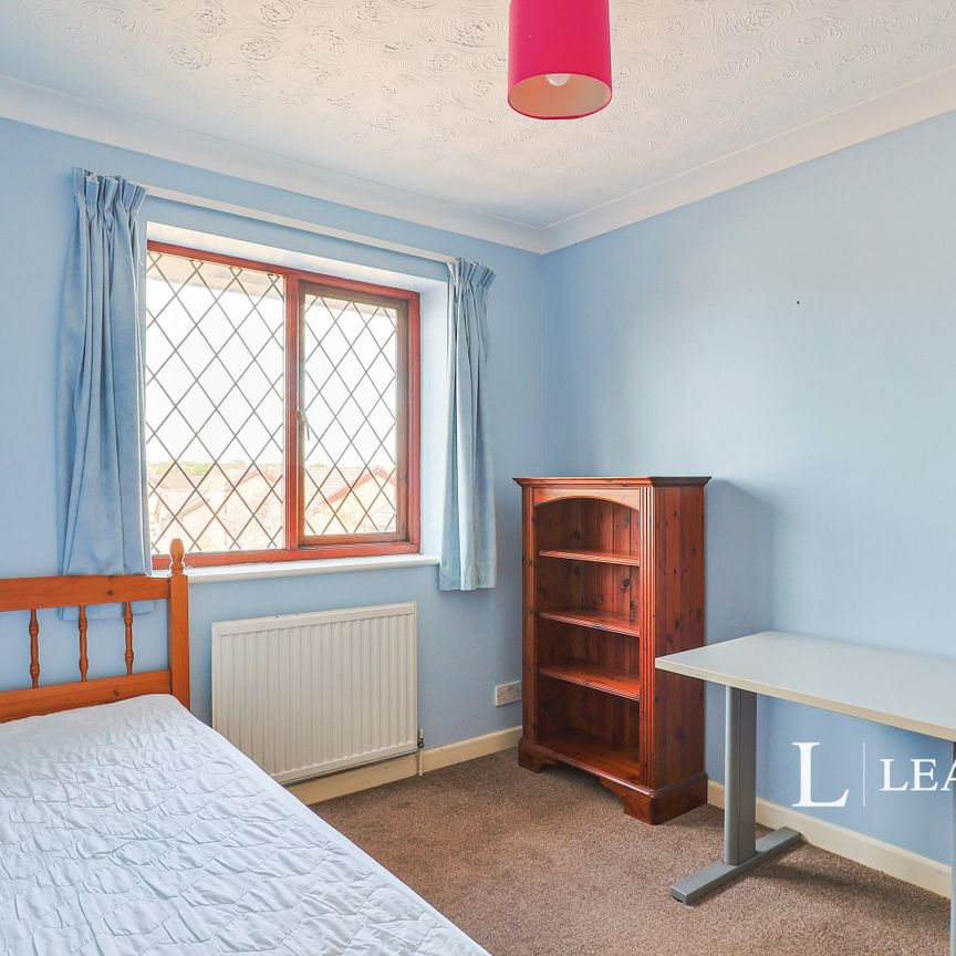 1 bedroom room to rent Baverstock Road, Wallisdown, BH12 - Photo 1