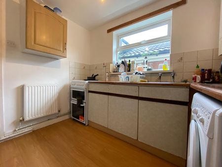 Clifton Street, Splott - Photo 5