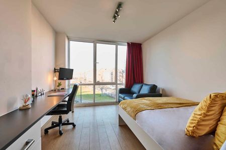 Studio Silver - Photo 4