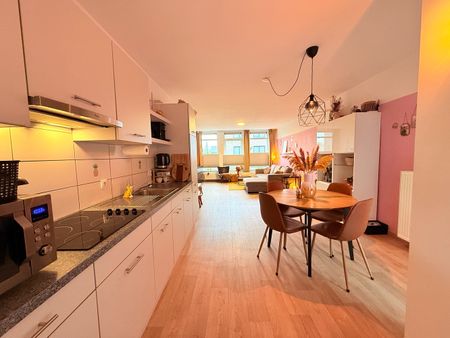 Gezellig gelijkvloers appartement met 2 slaapkamers en achterliggend tuintje - Photo 3