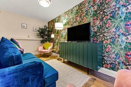 5 bedroom serviced apartment to rent - Photo 5