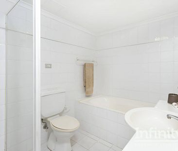 LIGHT & AIRY SPACIOUS ONE BEDROOM APARTMENT IN ST LEONARDS - Photo 4