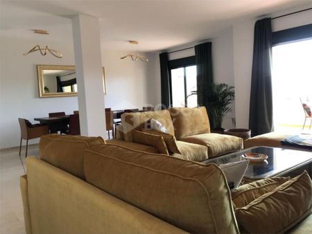 Luxurious Penthouse for Rent in Guadalmina Alta - Photo 5