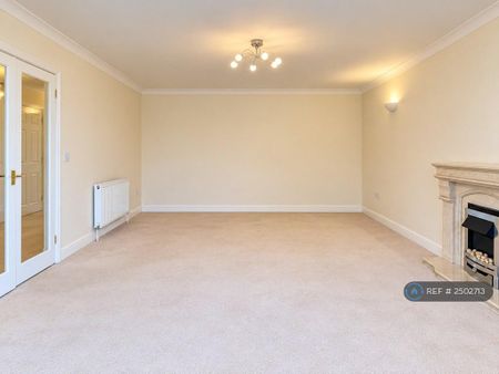 4 bedroom detached house to rent - Photo 3