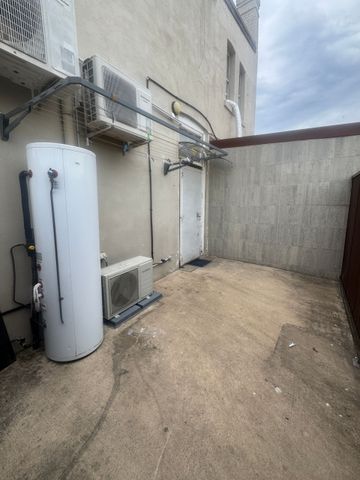 SPACIOUS MODERN UNIT - Photo 4