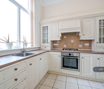 3 bedroom flat to rent - Photo 5