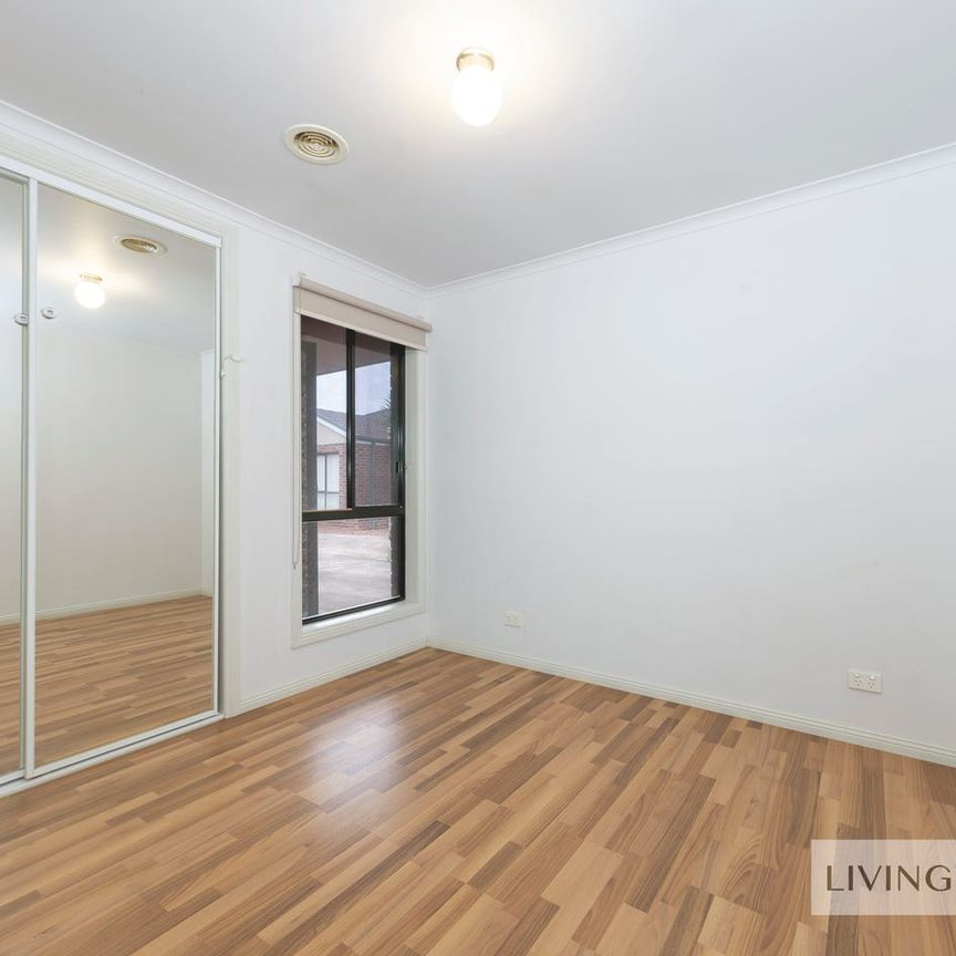 Modern Comfort Meets Stylish Living - Photo 1