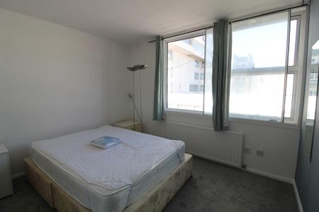 4 bedroom maisonette to rent - Photo 5