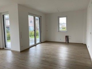Nie wieder Treppensteigen! Wundervolle 3-Zimmer-Erdgeschosswohnung mit eigener Terrasse! - Photo 1