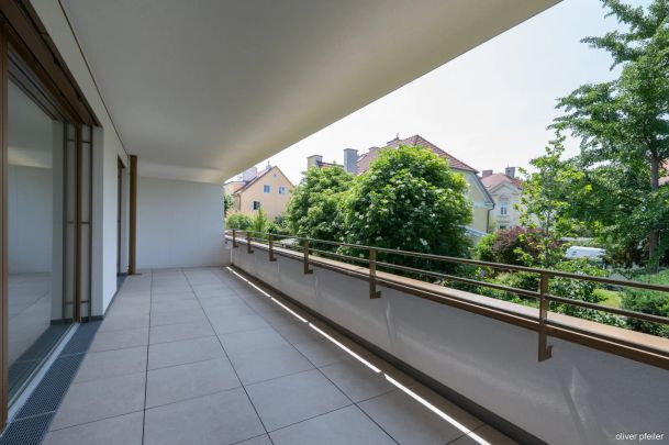 NEUBAUERSTBEZUG: MODERNE; RUHIGE 2 ZIMMERWOHNUNG MIT BEEINDRUCKENDEM BALKON + GARAGENPLATZ - Foto 1