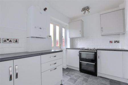 2 bedroom terraced house to rent - Photo 3