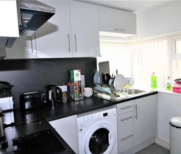 4 bedroom private hall to rent - Photo 5