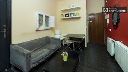 madrid, Community of Madrid 28011 - Photo 2