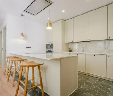 Modern 3-bedroom apartment for rent in Chamberí - Photo 2