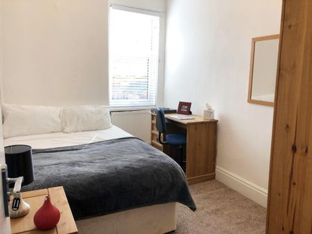 4 bedroom house share to rent - Photo 3