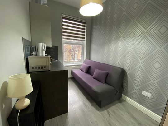 Alfred Road, London - Photo 1