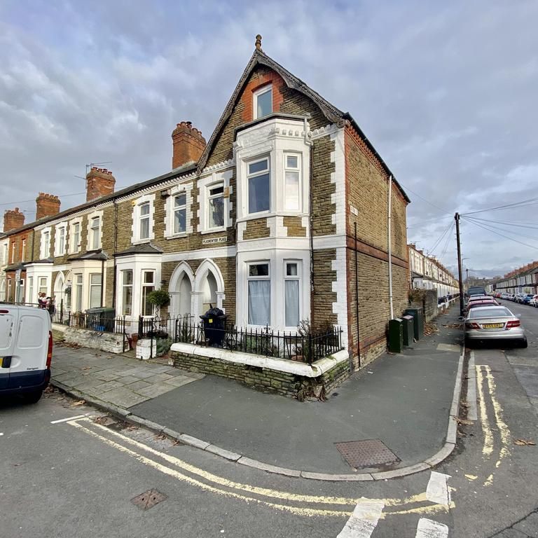 1 bedroom in a house share to rent - Photo 1