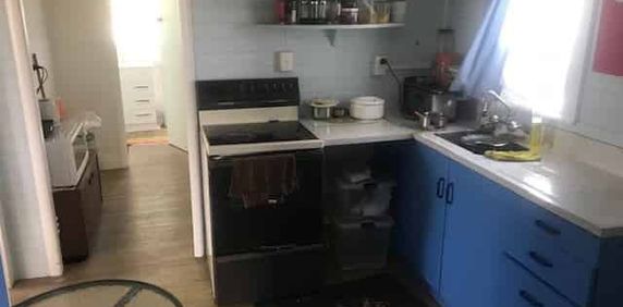 2 Bedroom house close to shops - Photo 2