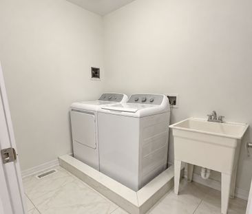 For Lease - 235 Lormont Boulevard, Hamilton, Ontario - Photo 6