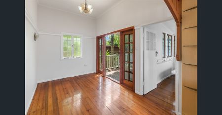 Colonial Cottage In The Heart of the Gabba - Photo 5