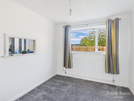 3 bedroom detached house to rent - Photo 5