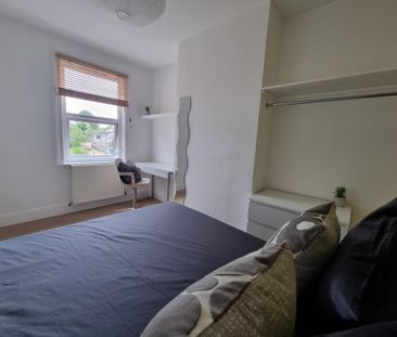 4 bedroom terraced house to rent - Photo 1