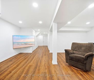 423 MELORES DRIVE - Photo 1