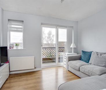 Mylne Close, High Wycombe - Photo 1