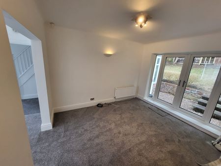 3 Bed Semi-Detached House, Castlewood Road, M7 - Photo 2