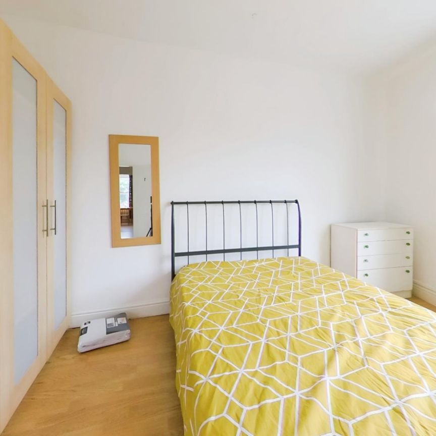 3 bedroom Flat To Let Total Size: 872 SQ FT - Photo 1