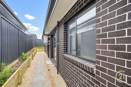 Granny Flat - Apply Now - Century 21 &vert; the Paramount Group - Photo 3