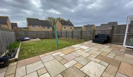 Brooklands Avenue, Seacroft - Photo 2