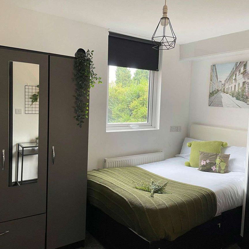 🌟 Easy-Living East Side Gem – A House Share That Has It All! 🌟 - Photo 1