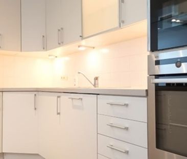 Rijwoning te huur in Assebroek voor € 1.095 met 3 slaapkamers - Photo 2