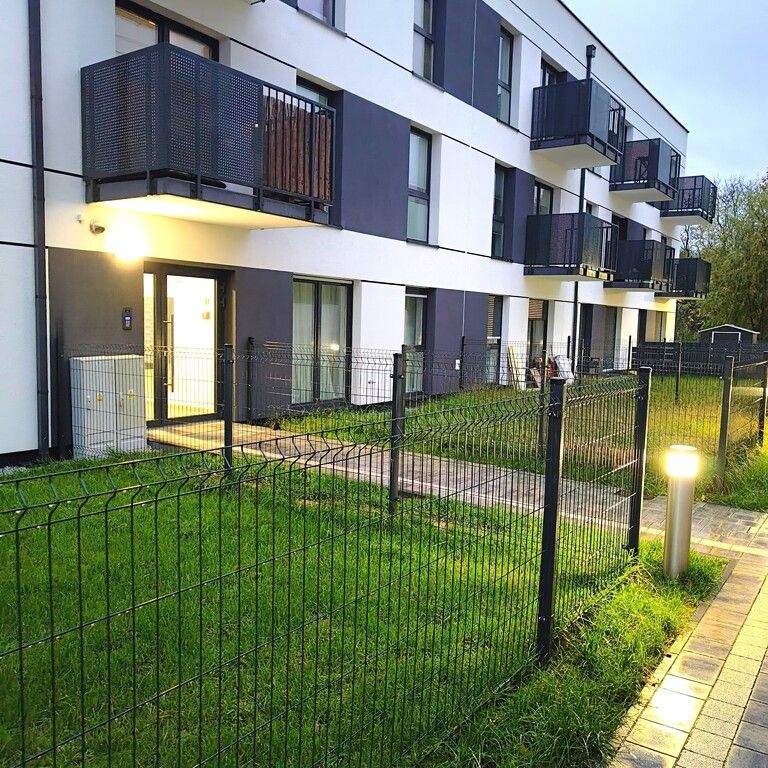 2-pokojowe mieszkanie z ogródkiem, Małe Błonia. - Photo 1