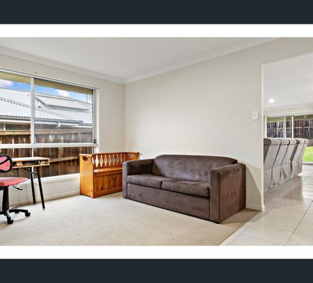 25 Yellena Road, Fletcher, NSW 2287 - Photo 2