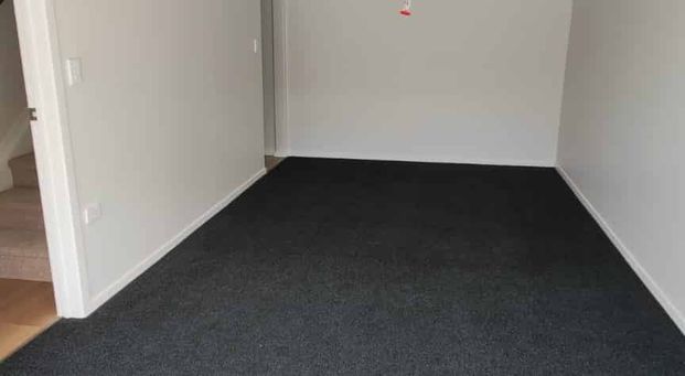 Nearly new 3bedrooms 3bathrooms townhouse - Photo 1