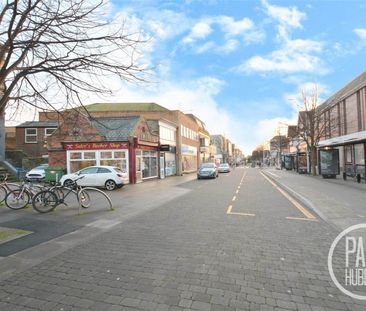 127 London Road North, Lowestoft - Photo 1