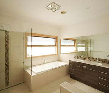 Spacious Family Living in a Prime Chelsea Location - Photo 6