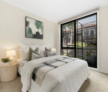 Apartment Inside, Backyard Outside - Best of Both Worlds - Photo 5