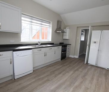 3 bedroom apartment to rent - Photo 5