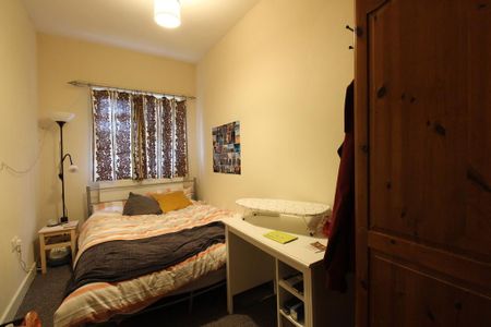 5 bedroom terraced house to rent - Photo 4