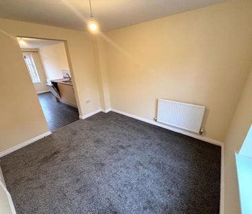 3 bedroom end of terrace house to rent - Photo 1