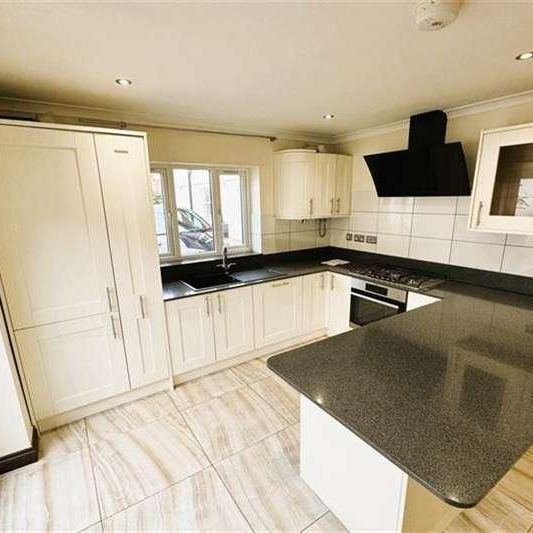 Bedroom Flat In Winton, BH9 - Photo 1