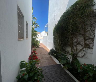 Townhouse · Estepona - Photo 4