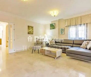 Casa en alquiler en Avenida de los Jardines del Duque - Photo 4