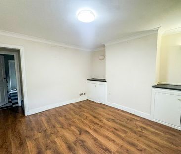 2 Bed Terraced House, Church Road, CR0 - Photo 1